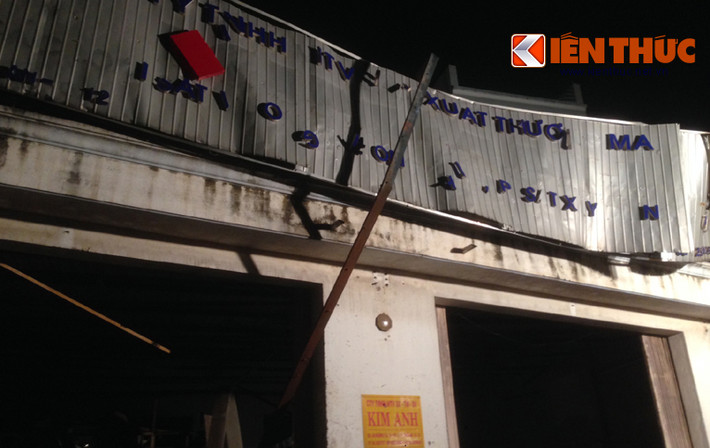 Công tác cứu hộ đang tiến hành khẩn trương.