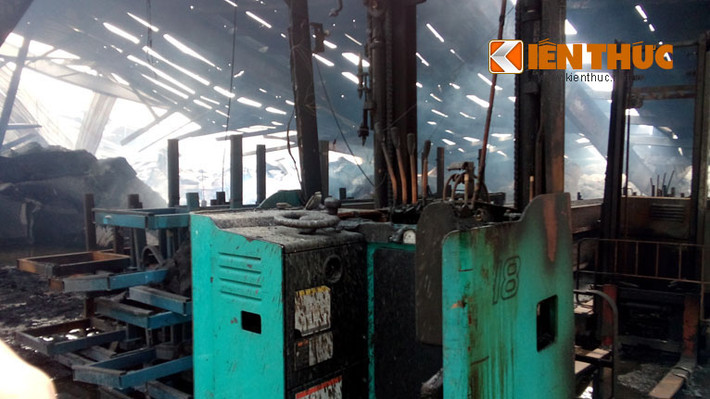 Ông Hoàng Anh Tuấn - Phó chủ tịch UBND huyện Mê Linh, Hà Nội cho biết: "UBND huyện sẽ có văn bản gửi các cơ quan, đơn vị trên địa bàn, đặc biệt các nhà máy, phân xưởng trong các khu công nghiệp tăng cường rà soát công tác phòng cháy, đề phòng tái diễn vụ cháy tương tự".