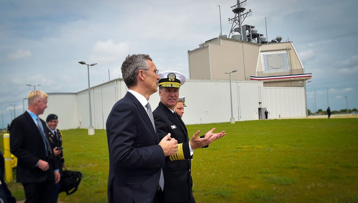 Bên lề hội nghị thượng đỉnh NATO, Tổng thư ký Jens Stoltenberg tuyên bố rằng căn cứ phòng thủ tên lửa của Mỹ đặt tại thành phố Redzikowo của Ba Lan đã đạt trạng thái sẵn sàng hoạt động. Theo Reporter.