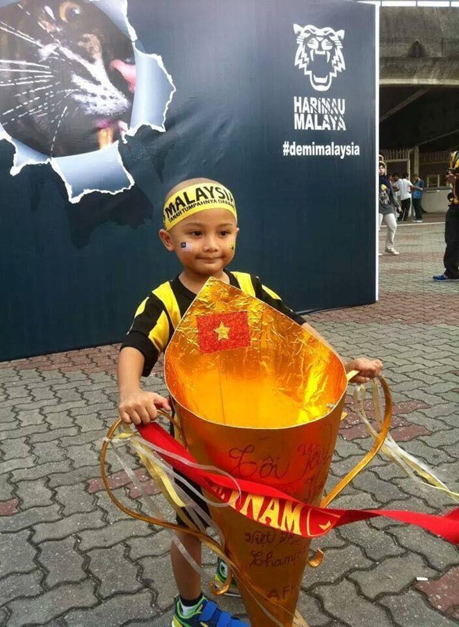 Fan Malaysia đưa ra những bức ảnh cho thấy tình cảm của người Malaysia dành cho Việt Nam là rất lớn.