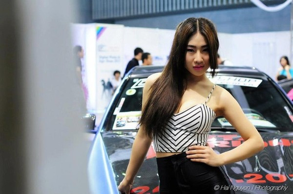 Oxy là một trong những nữ DJ nổi tiếng nhất ở Việt Nam hiện nay không chỉ bởi khả năng nghề nghiệp mà còn do có gương mặt hài hòa, làn da trắng muốt và đặc biệt là thân hình bốc lửa với đường cong hoàn hảo. Oxy cũng được đánh giá là có phong cách trình diễn ấn tượng.