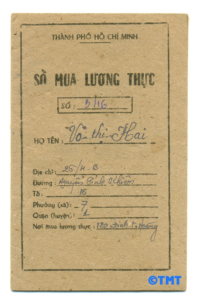 Ở nước ta dưới thời bao cấp "Sổ gạo" tên gọi đầy đủ là "Sổ mua lương thực", được cấp cho hộ gia đình (ở thành phố có hộ khẩu thường trú) hoặc ở nông thôn chỉ cho các thành viên làm trong khu vực nhà nước (dù cùng có hộ khẩu thường trú), các thành viên sản xuất nông nghiệp, dịch vụ không có tên trong sổ gạo. Đây là cuốn sổ rất quan trọng để mua lương thực mà gia đình nào cũng phải có thời bao cấp.