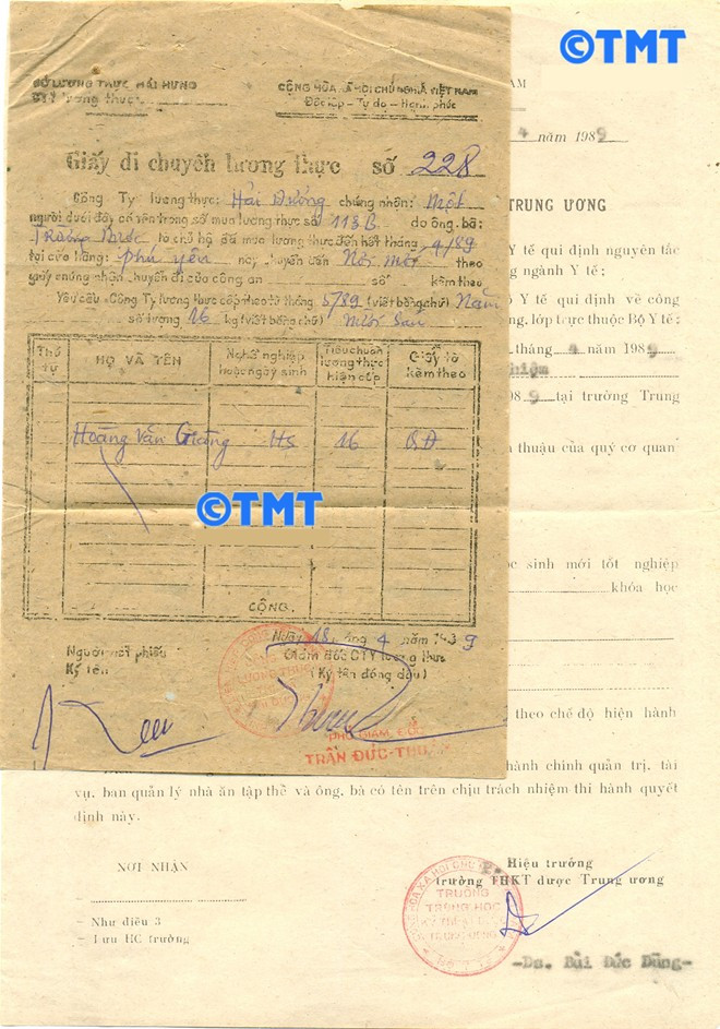 Thời bao cấp, mỗi người trong từng khu vực nhất định sẽ được cấp phiếu mua lương thực. Nhưng nếu ai phải đi công tác xa nơi cư trú đăng ký hoặc chuyển chỗ ở thì họ phải có giấy quyết định chuyển nơi công tác, kèm theo giấy di chuyển lương thực để có thể cung ứng lương thực tạm thời.