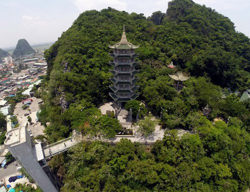 Theo Cổng thông tin điện tử Đà Nẵng, năm 1990, hệ thống núi Non Nước được Bộ Văn hóa (nay là Bộ Văn hóa - Thể thao - Du lịch) công nhận là Di tích Lịch sử Văn hóa cấp Quốc gia.
