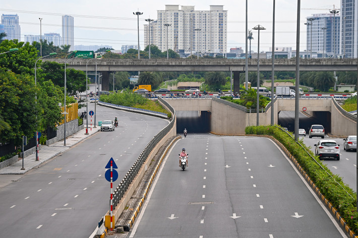 Hầm chui Trung Hòa, cửa ngõ thủ đô nối đại lộ Thăng Long và khu dân cư các quận Nam Từ Liêm, Hà Đông.
