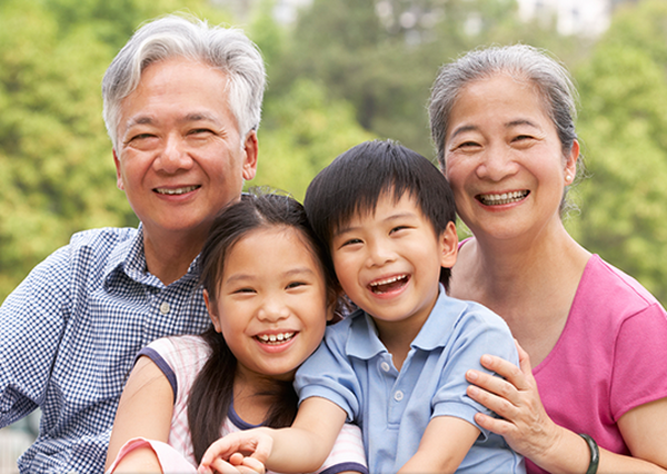 Nếu trong nhà có rất ít người thì nơi đó sẽ vắng vẻ, tạo cho người ta cảm giác trống trải, thậm chí có thể ảnh hưởng đến cảm xúc của người ta. Nếu gia đình có người nhưng thiếu quan tâm, yêu thương, ra vào thờ ơ, lạnh nhạt thì gia đình cũng không có hơi ấm hạnh phúc.