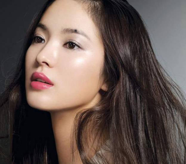Người đó sẽ trở thành người cao thượng của bạn và giúp bạn vượt qua những lúc khó khăn. Tuy nhiên, những người như vậy sẽ gặp rủi ro về nước hoặc hỏa hoạn một lần trong đời và cần được quan tâm đặc biệt.