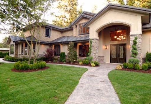 Vì thế, để lựa chọn được nhà có phong thủy tốt, gia chủ cần đặc biệt quan tâm đến vấn đề ánh sáng, không nên chọn những căn phòng u ám, bí bách vì sẽ gây tác động xấu đến người nhà.