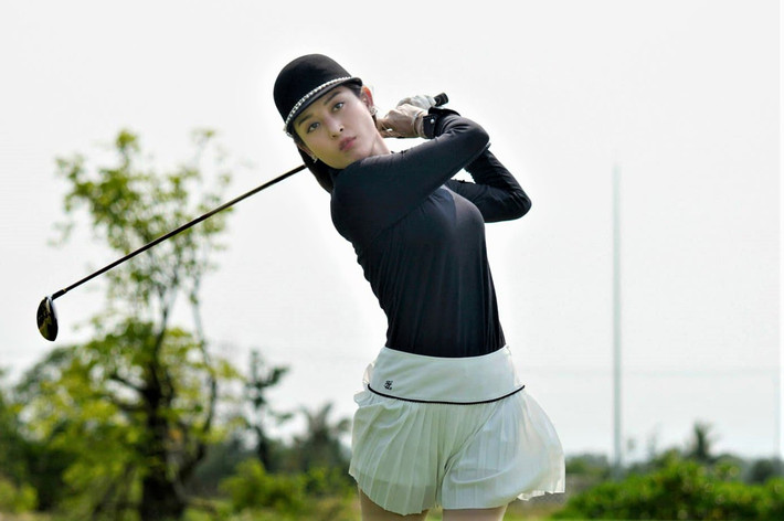 Giải Golf&Leisure Adventure 2021 diễn ra từ ngày 29-31/3, quy tụ dàn sao, trong đó có Á hậu Huyền My hay diễn viên Hồng Đăng, những người có chung đam mê sở thích về golf và du lịch trong hành trình Huế - Đà Nẵng.