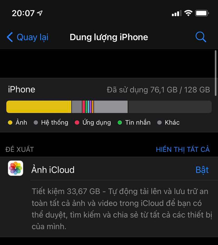 Dung lượng lưu trữ trong máy hạn hẹp theo thời gian hoạt động, khi ứng dụng, hình ảnh, nhạc và video ngày càng nhiều. Nếu đã cập nhật iOS mới nhưng thiết bị vẫn chạy chậm, người dùng có thể giải phóng dung lượng bộ nhớ, xóa một số dữ liệu không còn sử dụng. Vào Cài đặt > Cài đặt chung > Dung lượng iPhone, kiểm tra các ứng dụng, hình ảnh, nhạc chiếm nhiều bộ nhớ rồi xóa nếu không còn cần thiết. Ảnh: Chụp màn hình.