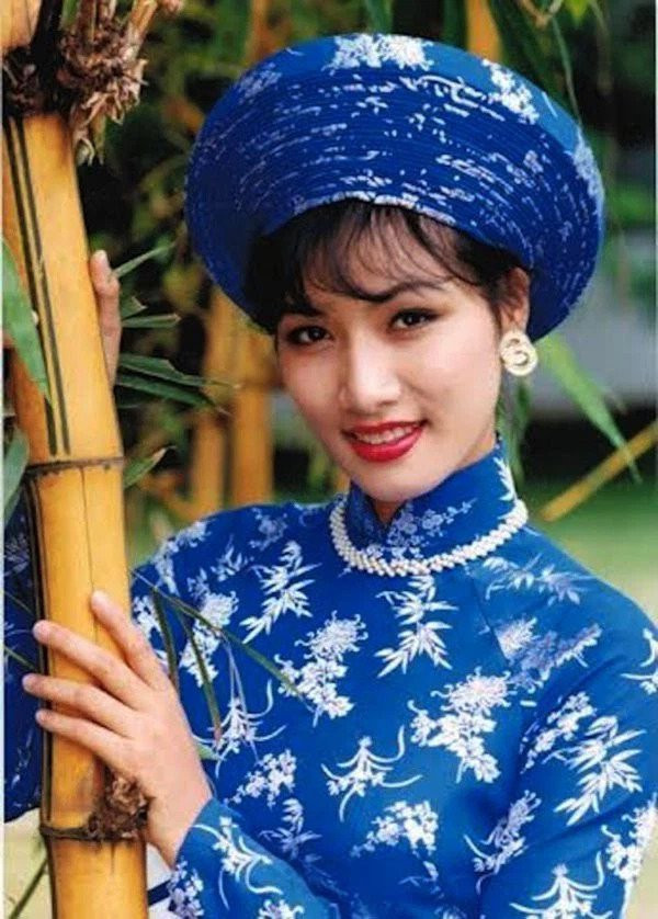 Năm 1995, Trương Quỳnh Mai trở thành đại diện đầu tiên của Việt Nam tham dự Hoa hậu Quốc tế. Cô lọt vào top 15 chung cuộc và đạt giải Trang phục dân tộc đẹp nhất.