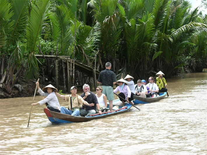 Đồng bằng sông Cửu Long không giàu khoáng sản. Khoáng sản chủ yếu của vùng là than bùn và đá vôi. Ngoài ra đồng bằng còn có các khoáng sản vật liệu xây dựng như sét gạch ngói, cát sỏi.... Ảnh: Bienphong.