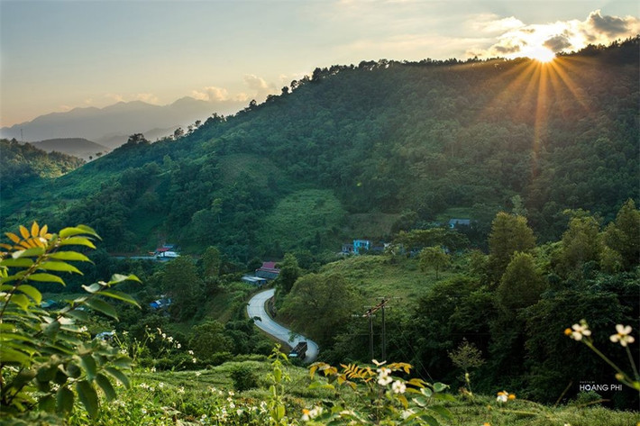 Người dân nơi đây kể lại rằng, vào thế kỷ 11 có vị thủ lĩnh Nùng Trí Cao đã lãnh đạo nhân dân Cao Bằng đánh tan quân Tống xâm lược, bảo vệ biên cương Tổ quốc. Ảnh: Hoàng Phi.