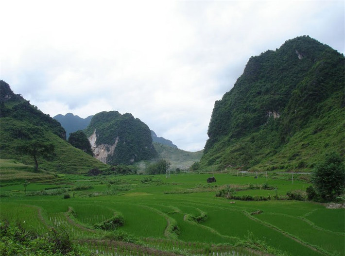 Còn thung lũng nơi có các nàng tiên vẫy gọi Nùng Trí Cao được đặt tên là Lũng Riệc (tiếng Tày riệc có nghĩa là vẫy gọi). Ảnh: Vu Son