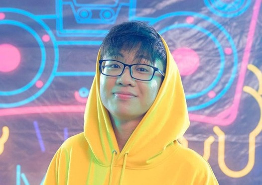 Obito (Lý Quốc Phong, 2001): Obito nổi lên từ MV Simple Love (ft Seachains), phát hành năm 2019 và đến nay nhận gần 80 triệu lượt xem. Obito hiện là thành viên của OTD, một nhóm rap có Ricky Star, Lăng LD. Bray từng nhận xét Obito có flow lôi cuốn và delivery (kỹ năng truyền tải tinh thần bài hát) tốt. Obito góp mặt trong Rap Việt mùa 2.