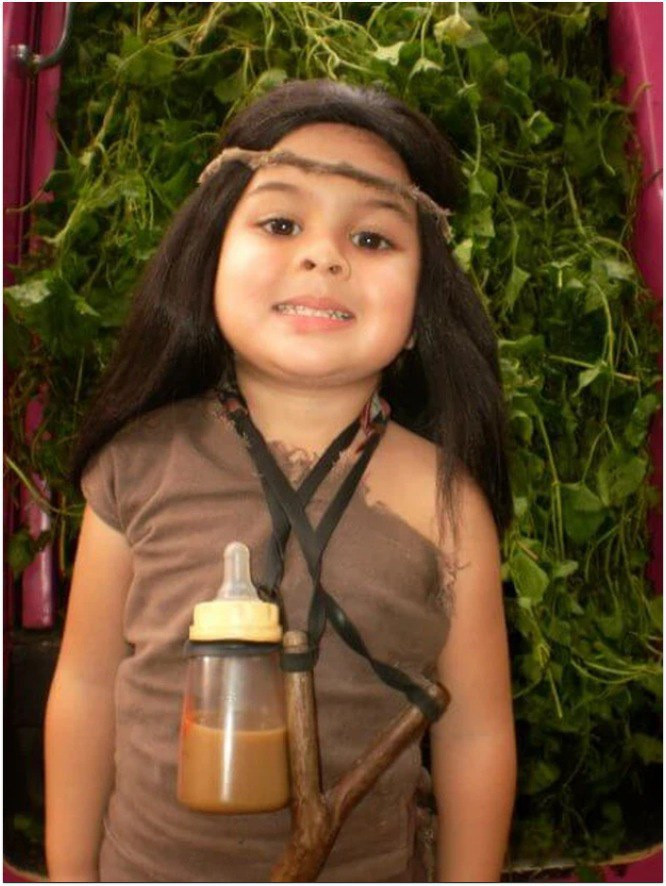 Ibrahim Khalil Alkatiri - Tarzan Nhí (2009): Cậu bé người Indonesia chinh phục khán giả bằng vẻ bụ bẫm, đáng yêu, những biểu cảm hài hước trong vai tarzan nhí ở bộ phim truyền hình cùng tên. Theo IDN Times, để được đóng nhân vật gây sốt toàn châu Á, Ibrahim Khalil Alkatiri đã trải qua cuộc tuyển chọn gắt gao. Lúc đóng phim, em chỉ hơn 3 tuổi.