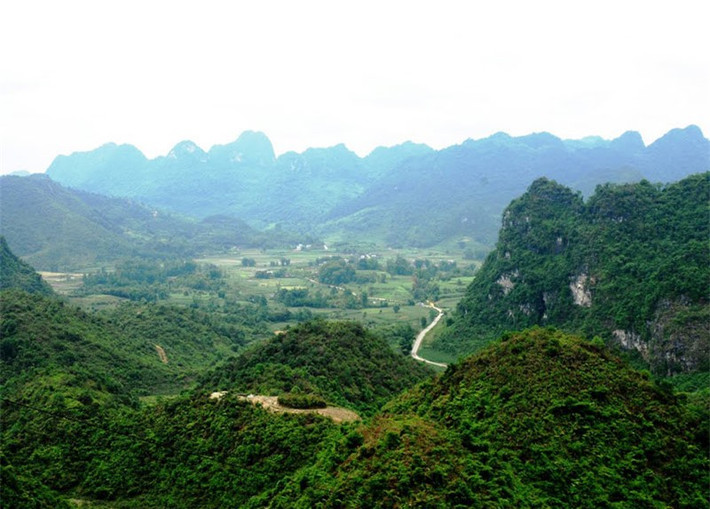 ##sc### Tuy hiểm trở là thế nhưng địa danh này không thể làm khó phượt thủ Việt. Ảnh: ST.