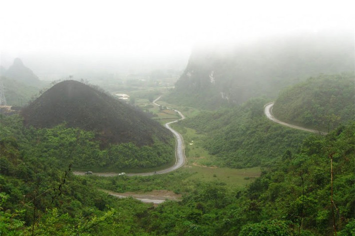 ##sc### Đèo Khau Liêu (đèo Liêu) là con đèo nối nối huyện Quảng Uyên và Trùng Khánh (Cao Bằng). Ảnh: Đất Nước Tôi.