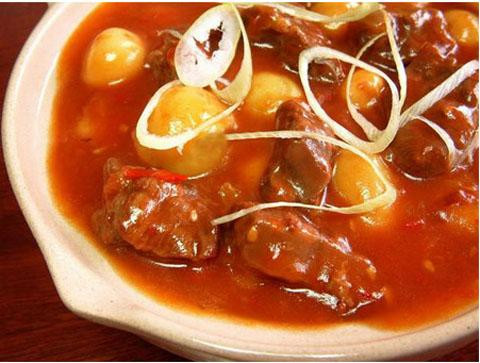 Thịt bò kho.
