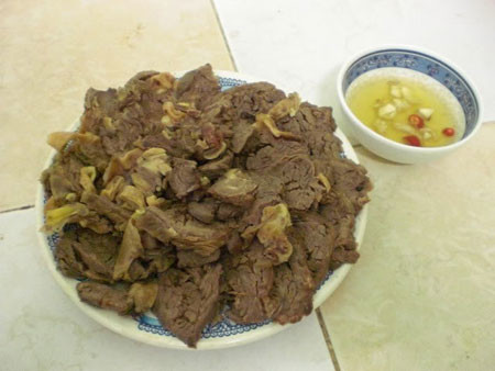 Bò hấp chín.