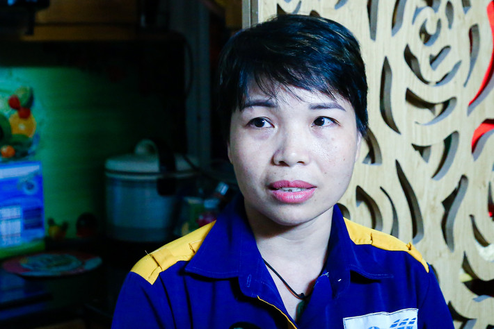 "Lo lắm, từ hôm nghe thấy sự việc xảy ra tại chung cư mini trên quận Thanh Xuân, tôi và nhiều người khác thấp thỏm cả đêm không ngủ được, lo cho tính mạng, tài sản" - một cư dân tại tầng 2 tòa chung cư mini này chia sẻ.