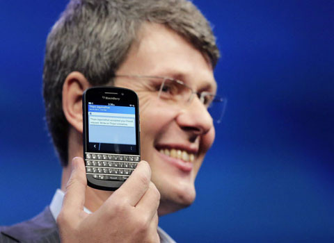 Bán BlackBerry, giám đốc điều hành kiếm được 55,6 triệu USD. Đây là điều khoản trong bản hợp đồng giữa công ty với giám đốc điều hành Thorsten Heins. Số tiền này bao gồm lương, tiền khích lệ, tiền cổ phần…
