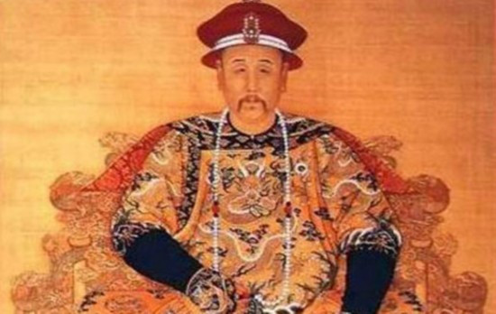 Nhưng sau khi Ung Chính lên ngôi lại đầy chàng đến canh Cảnh lăng. Tháng 2 năm thứ 8 Ung Chính lại khôi phục lại phong hiệu Thành Thân Vương cho chàng, tháng 8 cùng năm Di Thân Vương Doãn Tường mất, vì chàng tỏ ra bất kính nên bị tước phong hiệu, giam giữ ở Vĩnh An Đình Cảnh Sơn, năm thứ 18 Ung Chính thì chàng qua đời.
