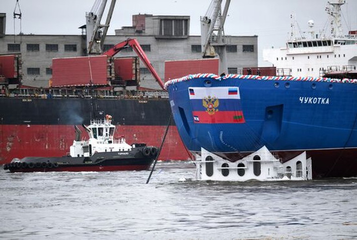 Tàu phá băng hạt nhân Chukotka được chế tạo tại Nhà máy đóng tàu Baltic, khách hàng là Tập đoàn Năng lượng nguyên tử nhà nước Rosatom. Theo Reporter.