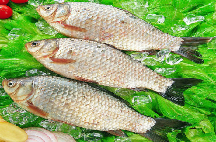Phụ nữ mang thai ăn nhiều cá giúp thị lực của thai nhi tốt hơn. Cá rất giàu axit béo omega-3, trong axit béo omega-3 chưa HDA có liên quan chặt chẽ đến sự phát triển của thần kinh thị giác thai nhi.