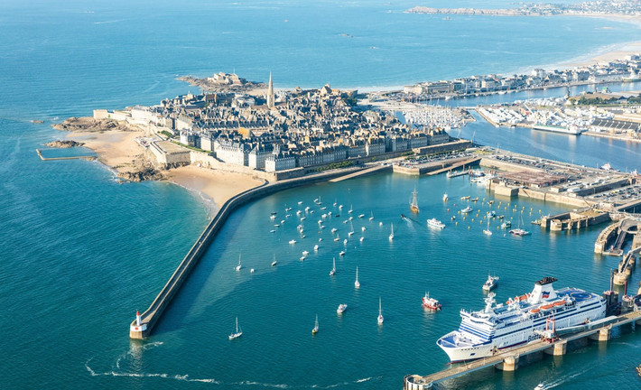 Thành lập từ thế kỷ 1 trước Công nguyên, thị trấn cổ Saint Malo được biết đến với tên gọi La Mã là Reginca hay Aletum. Ảnh: Destination Saint-Malo.