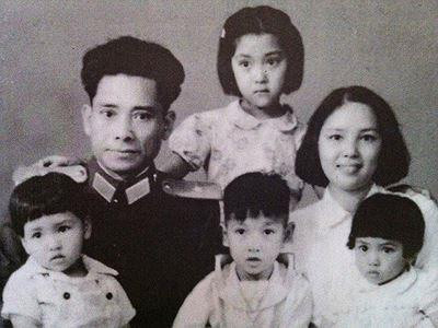 Lưỡng quốc tướng quân Nguyễn Sơn có tên thật là Vũ Nguyên Bác, thuộc thế hệ những chiến sĩ cộng sản đầu tiên của cách mạng Việt Nam. Sau này, khi sang hoạt động cách mạng ở Trung Quốc, ông lấy tên Lý Anh Tự. Khi tham gia vào quân cách mạng Trung Quốc, ông có tên Hồng Thủy.