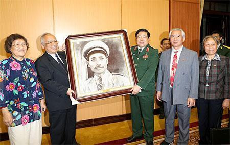 Tháng 11/1945, tướng Nguyễn Sơn trở về căn cứ Việt Bắc, tiếp tục hoạt động trong nước. Ông từng làm Chủ tịch Ủy ban kháng chiến hành chính miền Nam Việt Nam, Tư lệnh kiêm Chính ủy Liên khu IV và Liên khu V, Hiệu trưởng trường Lục quân trung học Quảng Ngãi, Cục trưởng Cục quân huấn Bộ Tổng tham mưu…