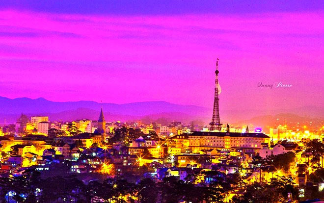 6. Đà Lạt. Rực rỡ Đà Lạt về đêm. Trông Đà Lạt như thành phố ánh sáng Paris.