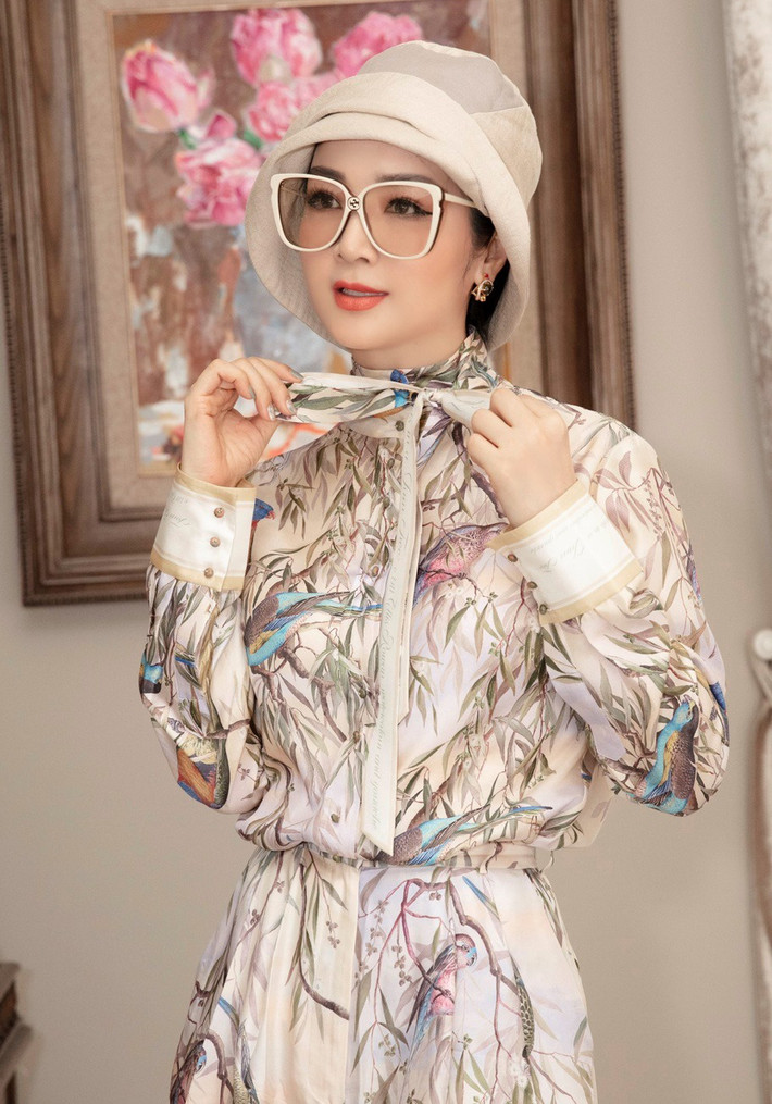br/> Giáng My sinh năm 1971 và đăng quang Hoa Hậu Đền Hùng năm 1992, khi mới 21 tuổi. Từ đó đến nay, Giáng My được xem là hoa hậu chưa có người kế vị vì cuộc thi chỉ tổ chức một lần duy nhất. 29 năm sau khi đăng quang, Giáng My vẫn giữ được phong độ nhan sắc đỉnh cao, khiến nhiều người ngưỡng mộ dù đã cận kề tuổi 50.