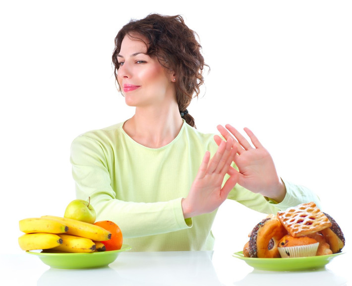 Đồ ăn kiêng: Các đồ ăn kiêng được đóng gói có dán nhãn là “ăn kiêng” hoặc “chất béo thấp” trong đó có soda dành cho người ăn kiêng, thường chứa aspartame, một chất làm ngọt nhân tạo. Có nhiều nghiên cứu chỉ ra rằng aspartame gây ra nhiều bệnh tật như ung thư, dị tật bẩm sinh và các vấn đề về tim.