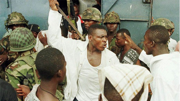 5. Cựu sĩ quan chỉ huy quân nổi dậy két tiếng ở Liberia và từng là một thầy hiến tế trong bộ lạc Krahn. Milton Blahyl 42 tuổi chia sẻ về câu chuyện của chính mình. Vào hồi 7 tuổi, cậu bé Milton đã thực hiện nghi lễ hiến tế đầu tiên trong cuộc đời. Trong suốt nghi lễ đó, theo lời kể của Blahyl, ma quỷ nói với ông rằng, ông sẽ trở thành một chiến binh vĩ đại. Để tăng cường sức mạnh, Ma quỷ còn khuyên ông nên tiếp tục thực hiện các nghi lễ hiến tế và cả ăn thịt người. Về sau, các trưởng lão của bộ lạc bổ nhiệm ông làm thầy tư tế tối cao, một vị trí có thể trở thành cố vấn tinh thần cho Tổng thống Samuel Doe. Trong cuộc chiến hồi năm 1979-1993, Blahyl đã thực hiện rất nhiều vụ hiến tế, nhưng ông ta chưa bao giờ bị trừng phạt vì những tội đó. Còn Tòa án Tội phạm Quốc tế, cơ quan có đủ thẩm quyền để luận tội trạng của Blahyl, vẫn chưa được thành lập.