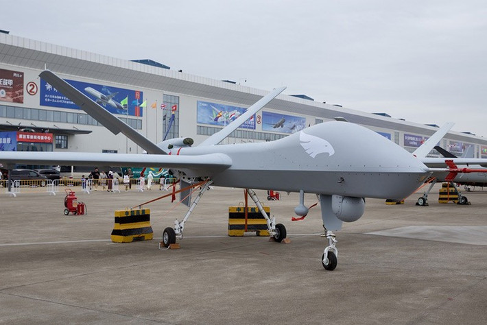 Một máy bay không người lái (UAV) cỡ lớn Wing Loong. Ảnh: VCG/China Daily.