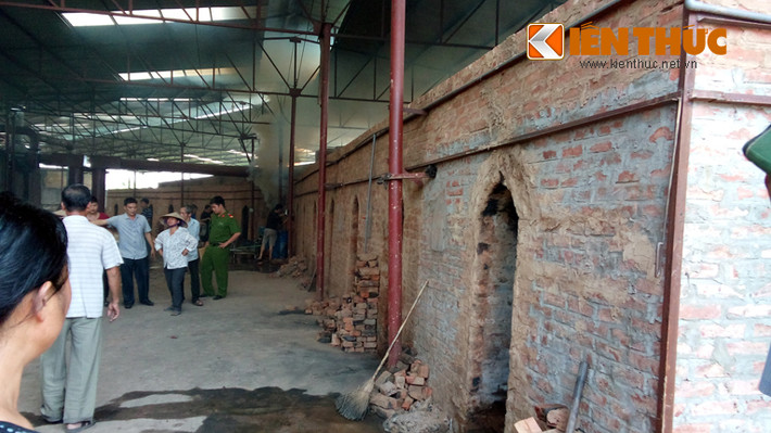 Được biết công ty Ngôi Sao Xanh có tới 32 cửa lò đốt than hoạt tính.