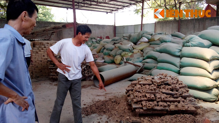 Than hoạt tính được làm từ mùn cưa và các hóa chất tại Công ty Ngôi Sao Xanh.