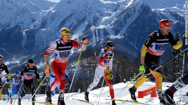 Ngoài ra, Sochi 2014 còn ghi nhận nhiều kỷ lục về trị giá những bản hợp đồng từ các nhà tài trợ, đối tác tiếp thị hay những nhà cung cấp. Tổng trị giá các bản hợp đồng là 1,5 tỷ USD. Riêng tiền quảng cáo trên truyền hình, Nga đã nhận được 800 triệu USD thông qua vụ ký kết với NBC. Chưa kể, quốc gia này còn ẵm về khoảng 500 triệu USD từ các chương trình tiếp thị.
