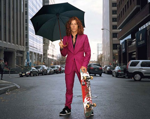 3. Shaun White: Nước Mỹ đặt nhiều kỳ vọng vào nam VĐV lướt ván tuyết Shaun White. Năm 2010, với số điểm đạt kỷ lục thế giới, White đã giành được tấm huy chương vàng trong sự kiện năm đó. Để bảo vệ chức vô địch, Sochi 2014 hứa hẹn sẽ là màn tranh tài quyết liệt của nam VĐV huyền thoại này. Tuy nhiên, ngay trước thềm khai mạc Sochi, anh đã quyết định rút lui khỏi nội dung đổ dốc do cảm thấy thiếu an toàn trong thi đấu.