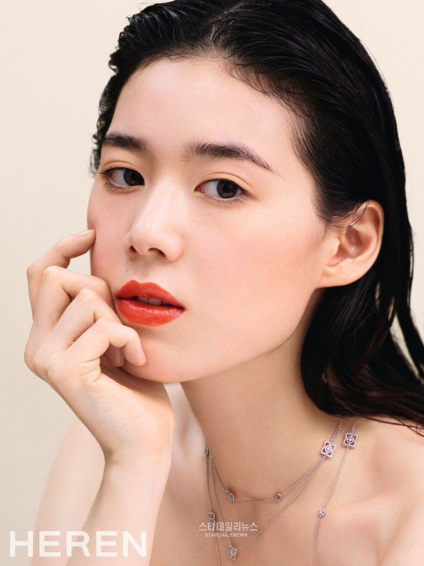Trong phim, cô vào vai hóa thân thành Gu Seo Ryung, nữ thủ tướng trẻ nhất và đầu tiên của Hàn Quốc. Cô là người đầy tham vọng và bất chấp thủ đoạn để đạt được quyền lực.