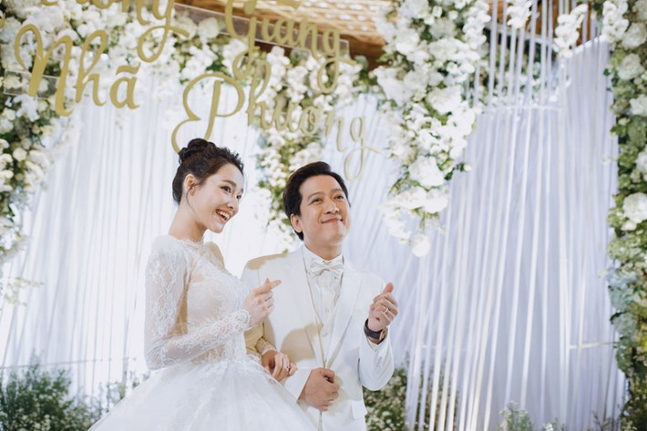 Được biết, sau chặng đường yêu đường đầy sóng gió, tan lại hợp, Nhã Phương và Trường Giang chính thức đi đến kết hôn vào tháng 9/2018.Đám cưới của cặp đôi với sự góp mặt của rất nhiều nghệ sĩ nổi tiếng, thậm chí ca sĩ Hồng Ngọc phải từ Mỹ về Việt Nam để dự đám cưới hai người em. Hiện tại, Nhã Phương và Trường Giang đang có cuộc sống hôn nhân vô cùng viên mãn bên con gái đầu lòng tên Destiny.