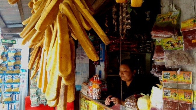 Mọi người sẽ ngậm hàng tiếng đồng hồ trong miệng, nhai một chút ở lớp bên ngoài cho đến khi chúng mềm hẳn.