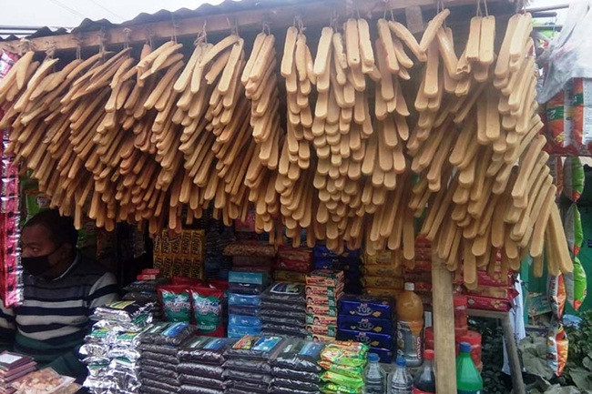 Chúng được làm từ sữa của loài bò yak hay chauri (con lai của bò thường và bò yak).