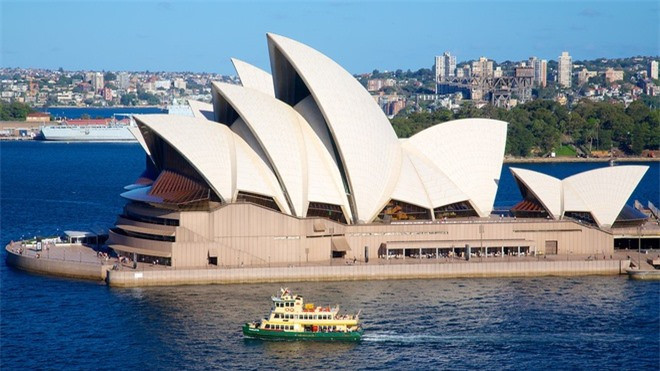 Nhà hát opera Sydney, Australia: Nhà hát Opera Sydney có lẽ là một trong những công trình dễ nhận ra nhất trên thế giới, với thiết kế hình vỏ sò độc đáo và màu trắng nổi bật. Ảnh:Expedia.