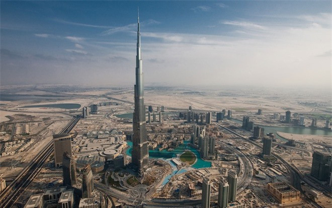 Tháp Burj Khalifa, Các tiểu vương quốc Ả Rập thống nhất: Với chiều cao 830, đây là công trình cao nhất thế giới, nằm tại Dubai. Ảnh:Gentside.