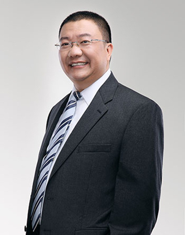 Trước đó, hồi tháng 11/2019, cổ phiếu của Lukin tăng 25% trong phiên giao dịch ở sàn Nasdaq. Vốn hóa của Lukin lên mức 6,4 tỷ USD. Còn tài sản của Charles Zhengyao Lu là 2,26 tỷ USD (ở thời điểm tháng 11/2019).