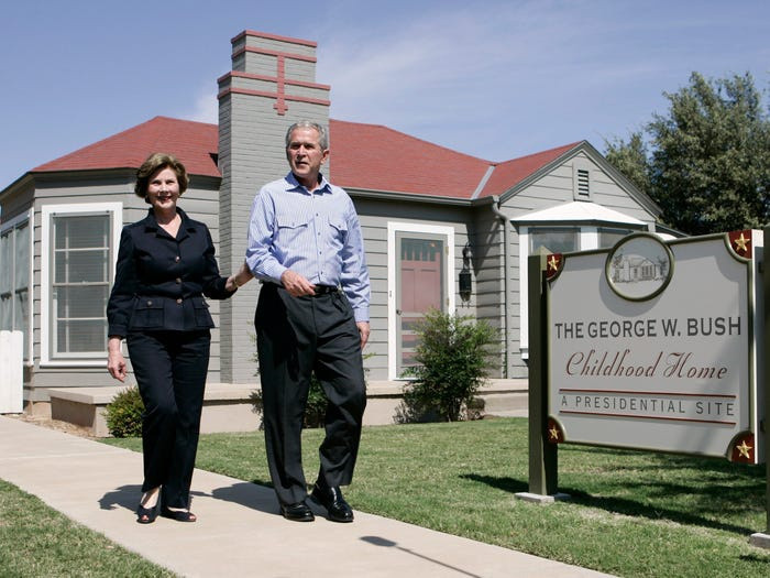 Tổng thống thứ 43 của Mỹ George W. Bush sống tại ngôi nhà ở Midland, Texas từ năm 5 tuổi đến năm 9 tuổi. Ảnh: AP.