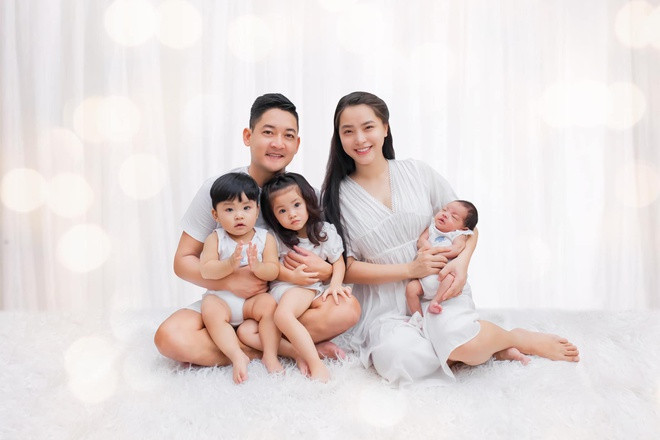 Hiện tại, Hải Băng đang hạnh phúc bên chồng và 3 con. Từ khi lấy chồng, sinh con, cô dần lui về cuộc sống làm vợ, làm mẹ, rút khỏi showbiz. Cô và chồng dành nhiều thời gian cho việc kinh doanh.